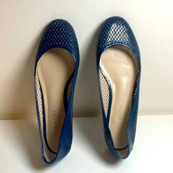 Talbots Navy Laser Cut Leather Flats Size 7.5 AA - Picture 6 of 9